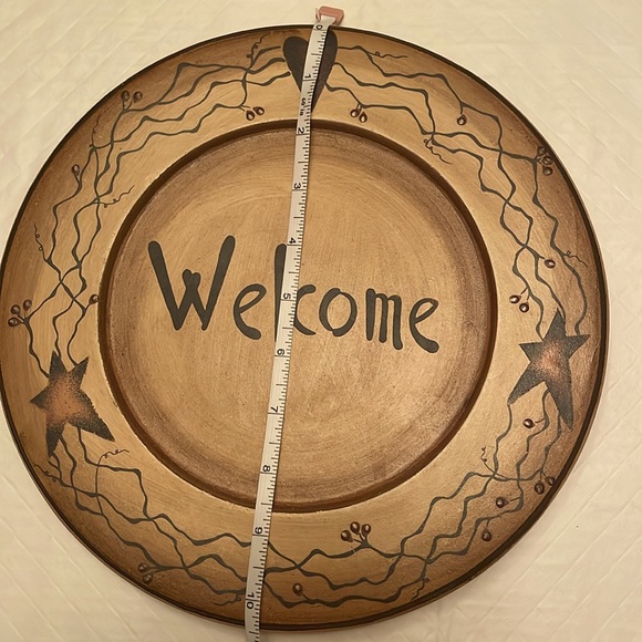 Welcome Plate approx. 10.5” across & metal wall hanger 9.5” length. - Picture 5 of 6